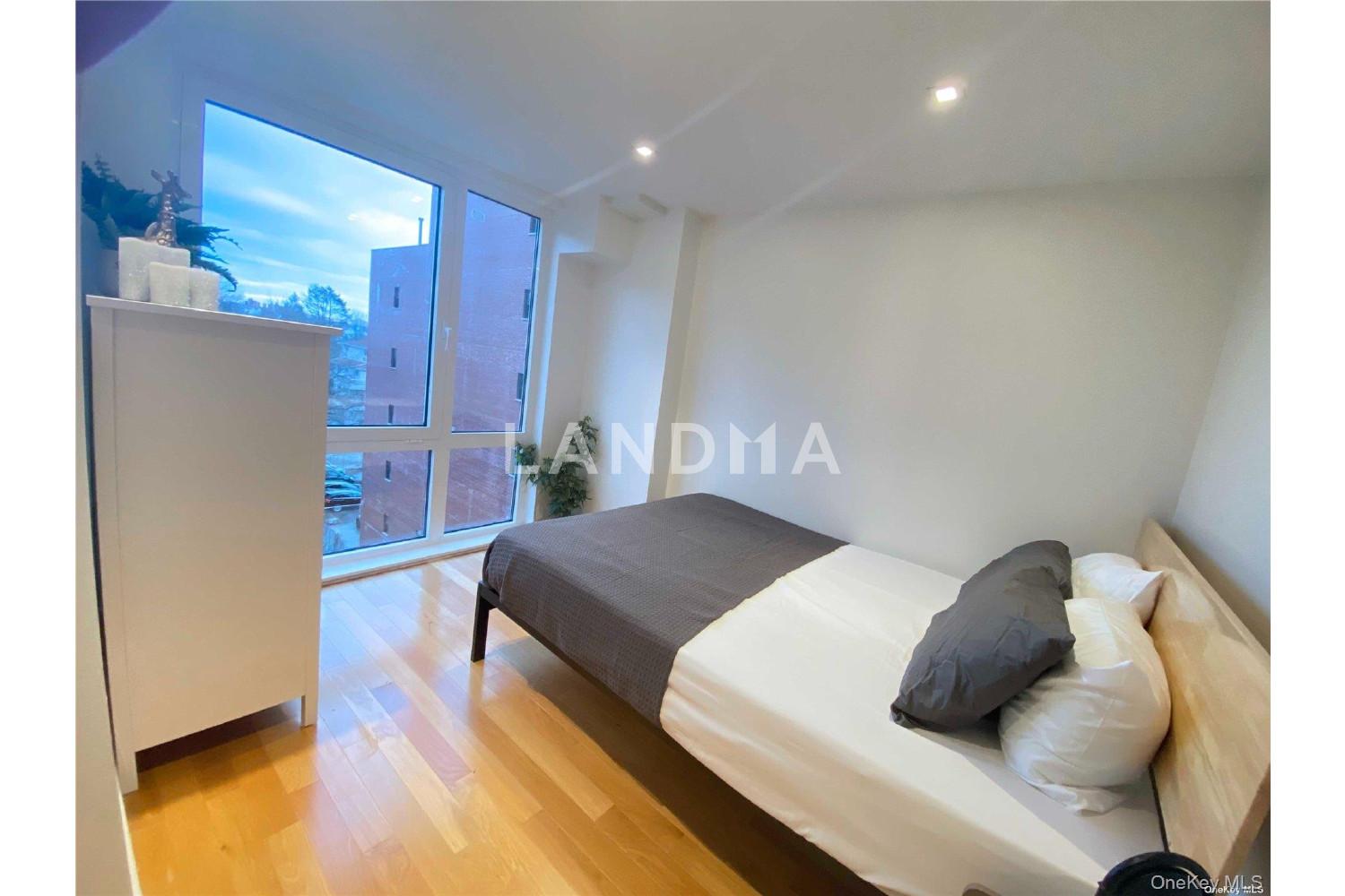 42-23 Parsons Boulevard  Unit 1E 官网图片 25