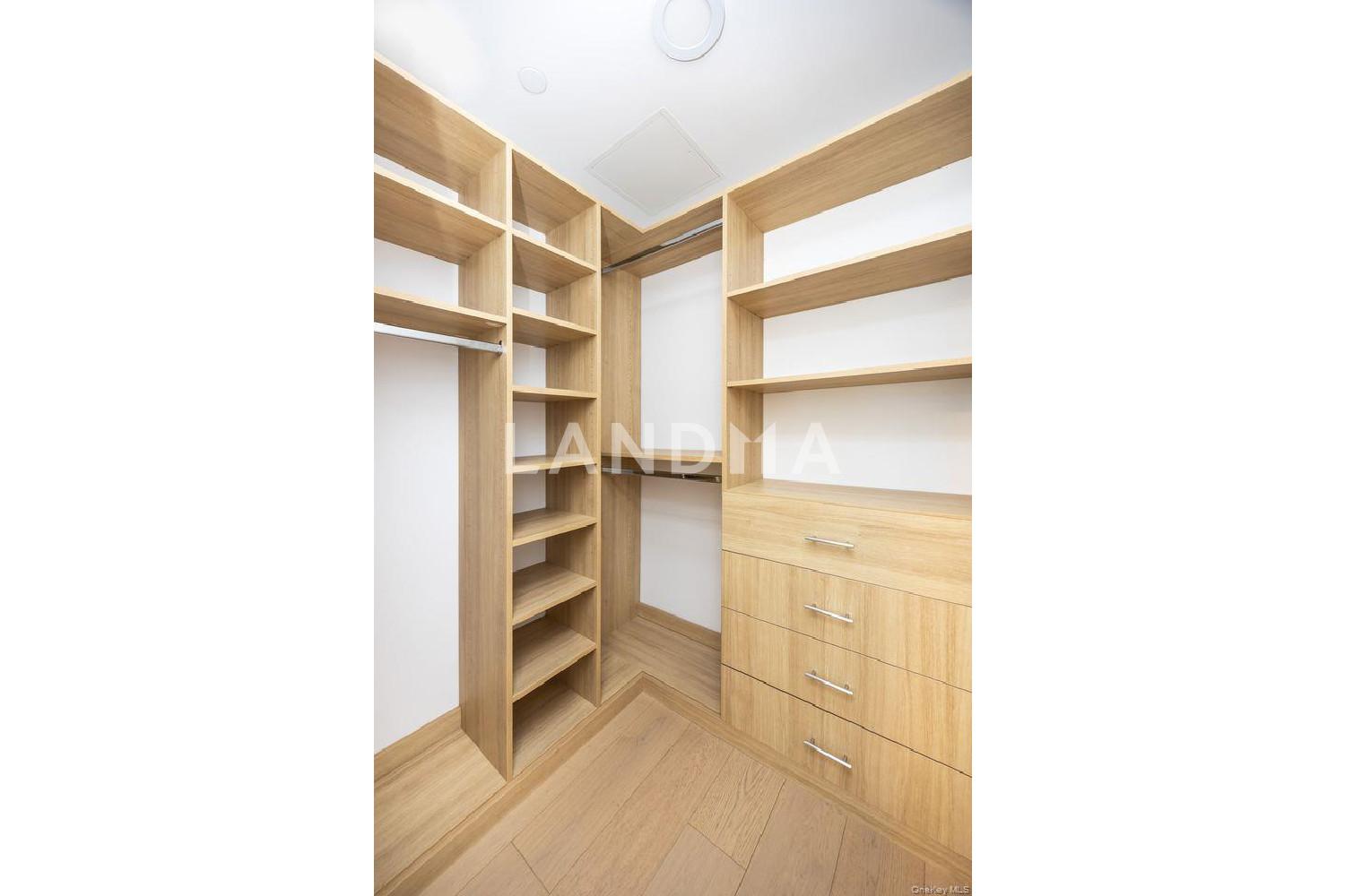 300 W 30th Street  Unit 4D 官网图片 14