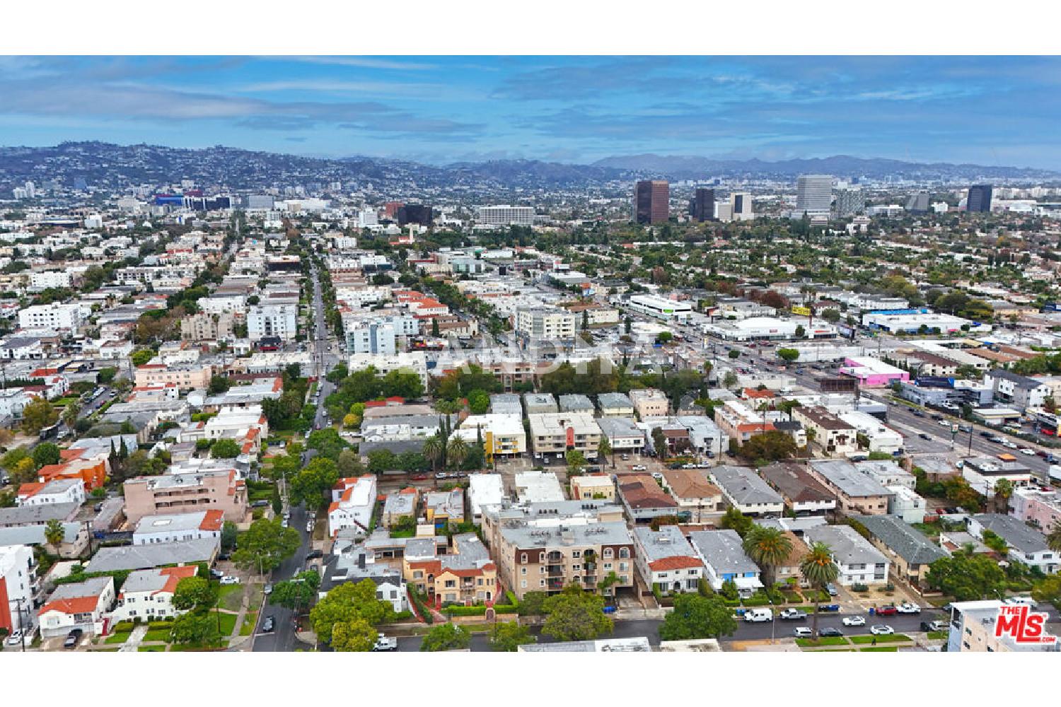 8555 Cashio Street #PH4 官网图片 40