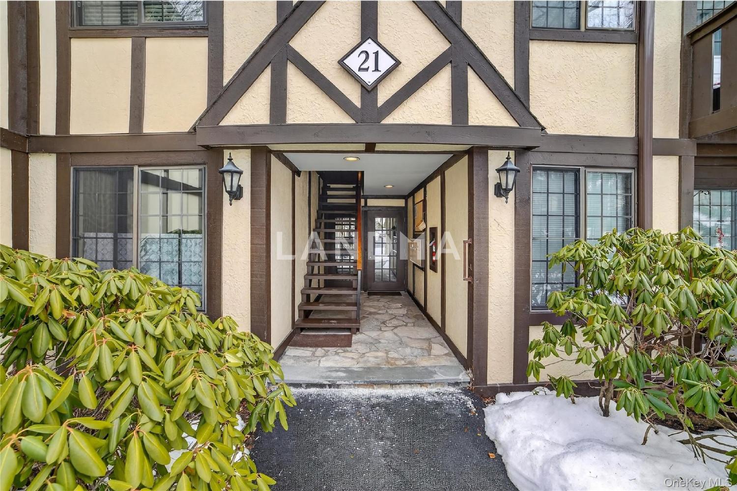21 Foxwood Drive  Unit 8