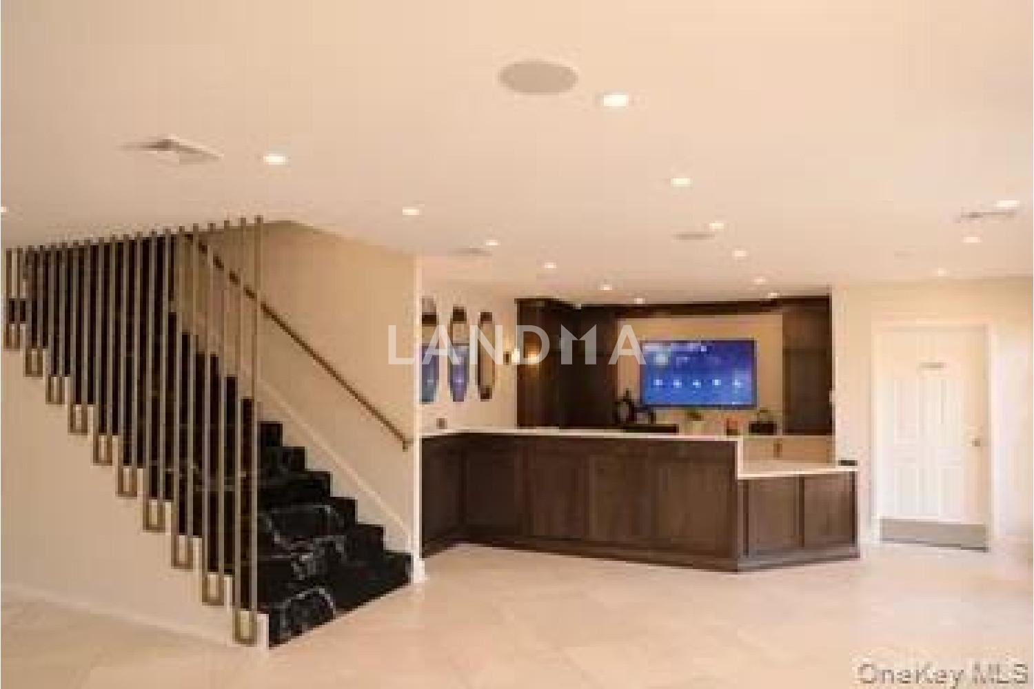 12-32 Diane Place  Unit 204 L 官网图片 13