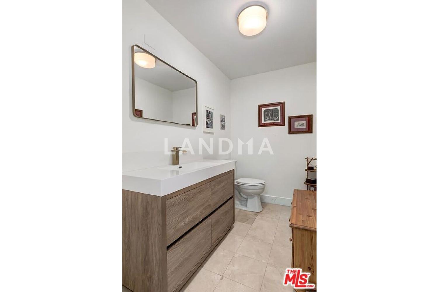 121 N Almont Drive #205 官网图片 8