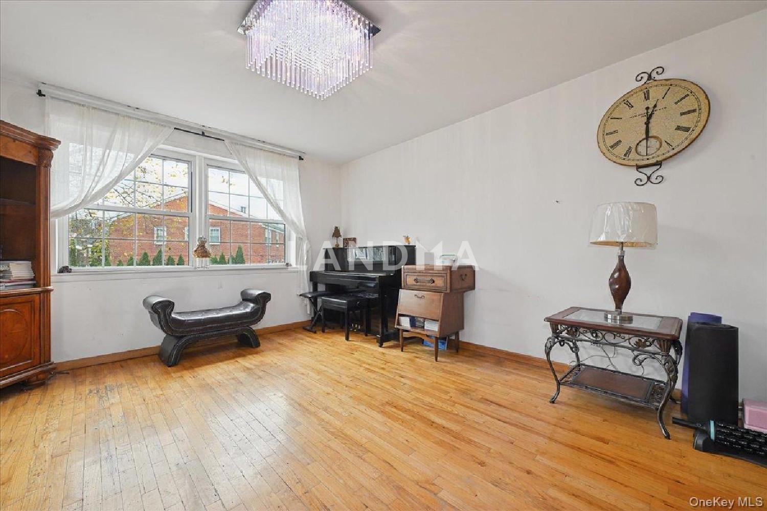 6239 Douglaston Parkway  Unit 19 官网图片 5