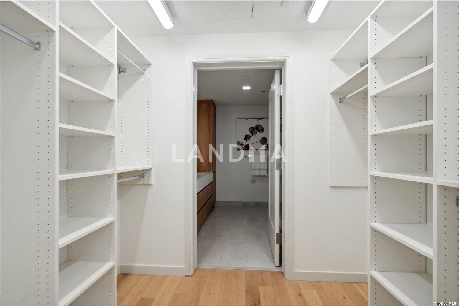218 Middle Neck Road  Unit 201 官网图片 33