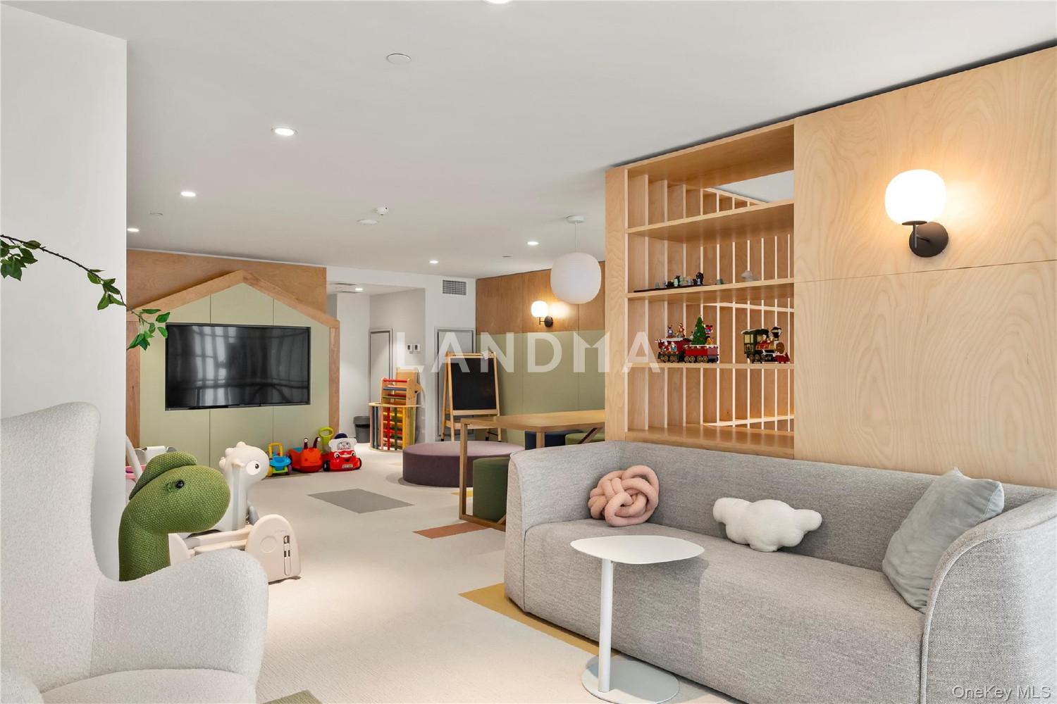 13327 39th Avenue  Unit 3H 官网图片 23