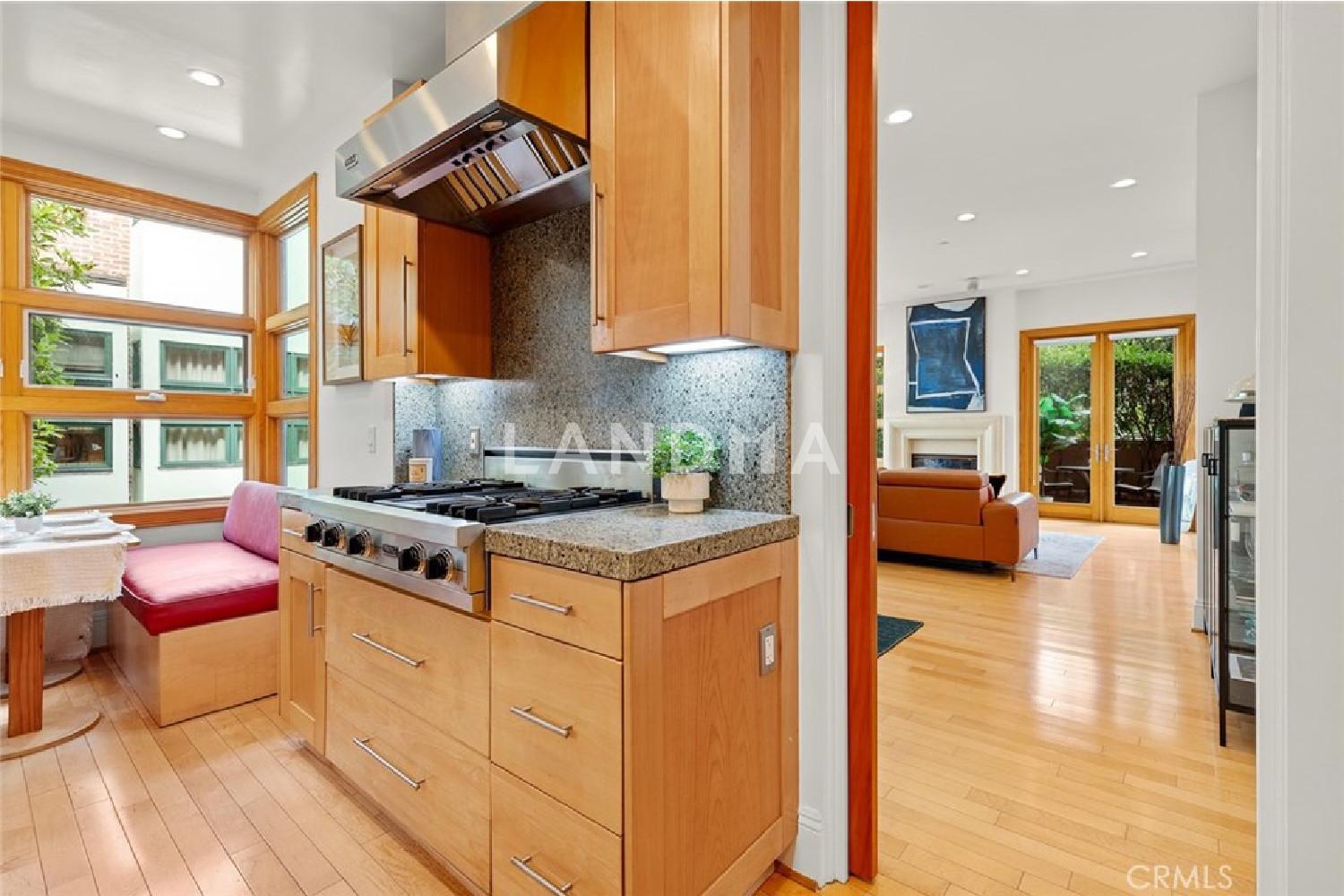2323 S Beverly Glen Boulevard #9 官网图片 20