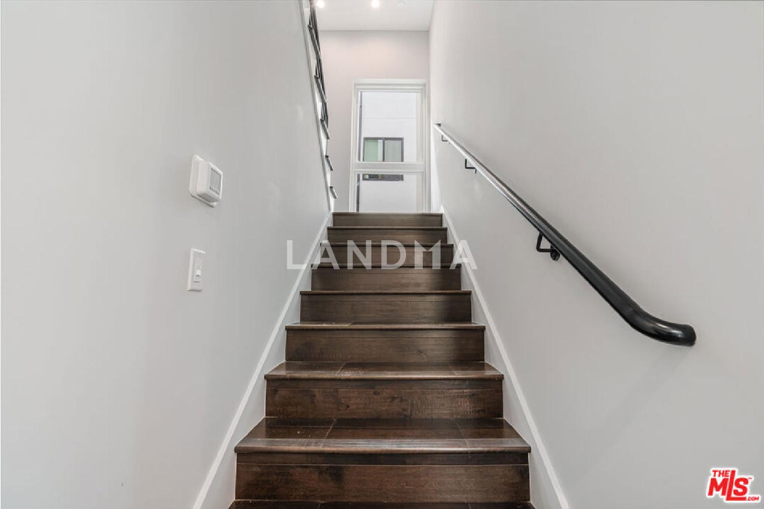 1729 S Barrington Avenue #2 官网图片 15