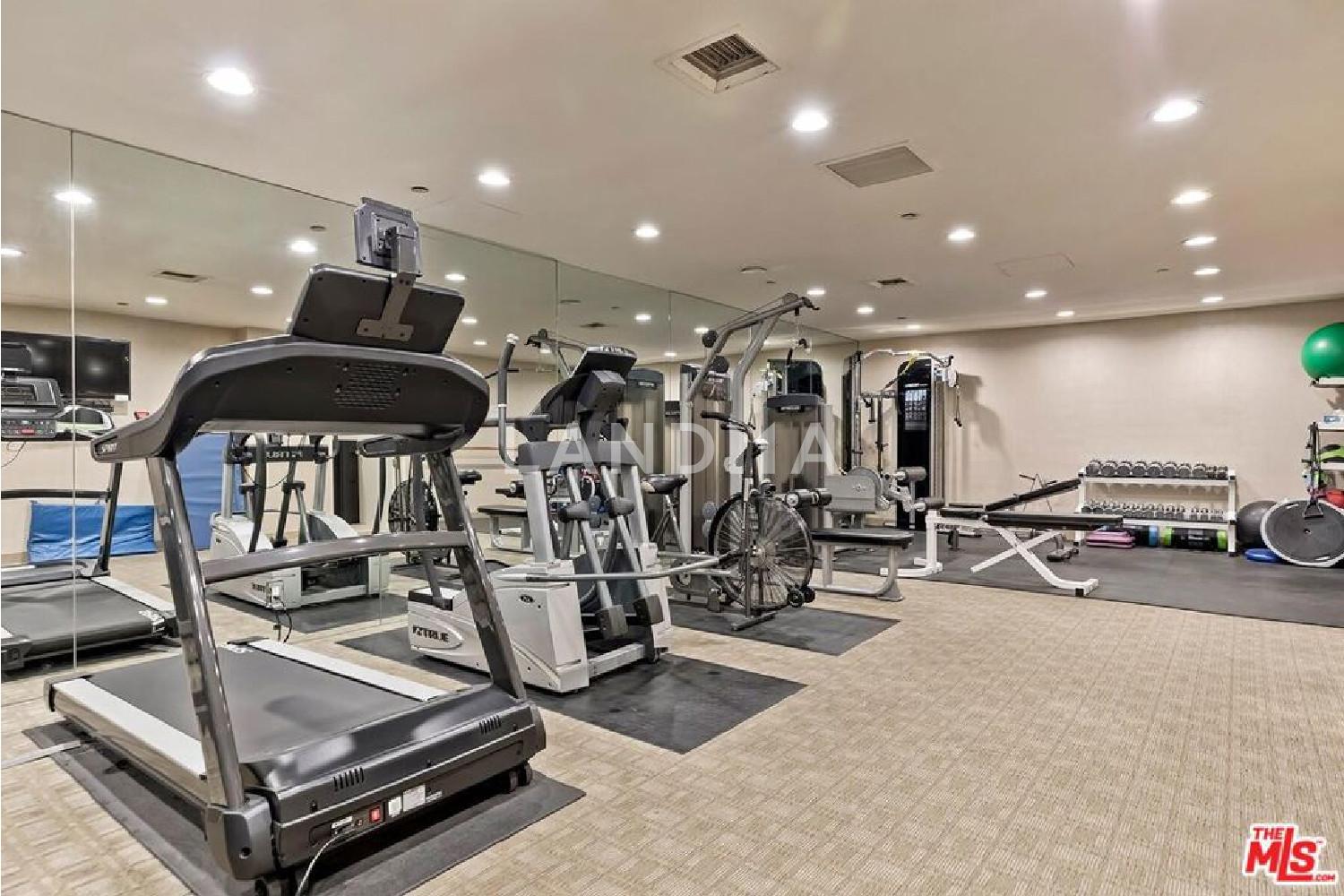 300 N Swall Drive #107 官网图片 19