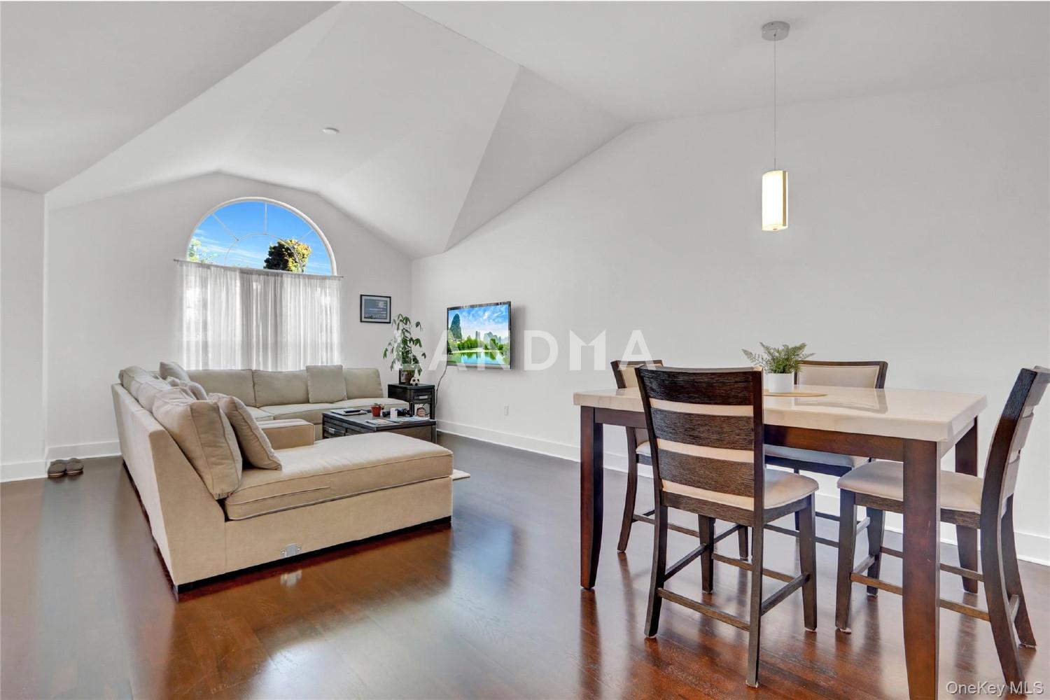 704 Breton Way  Unit 704 官网图片 4
