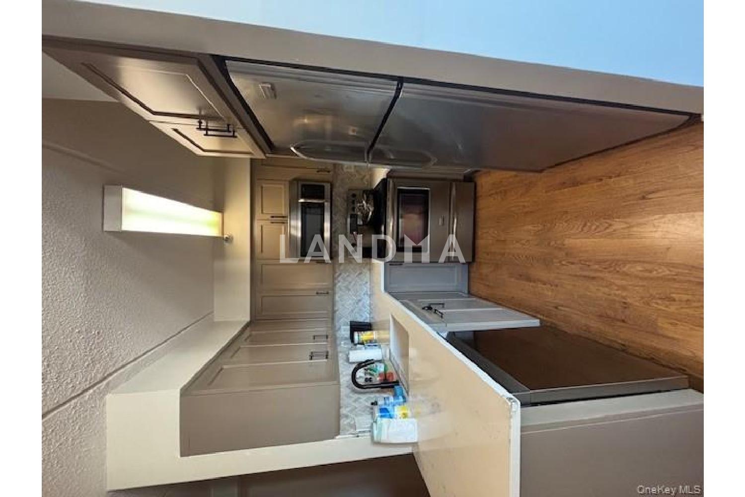 205 Mineola Boulevard  Unit 4D 官网图片 8