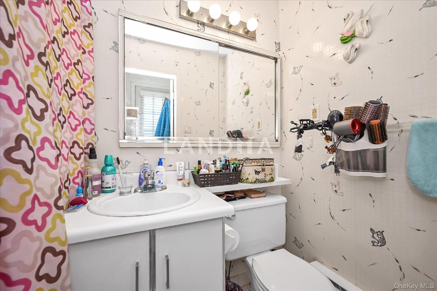 68-57 Cloverdale Boulevard  Unit 109 官网图片 10
