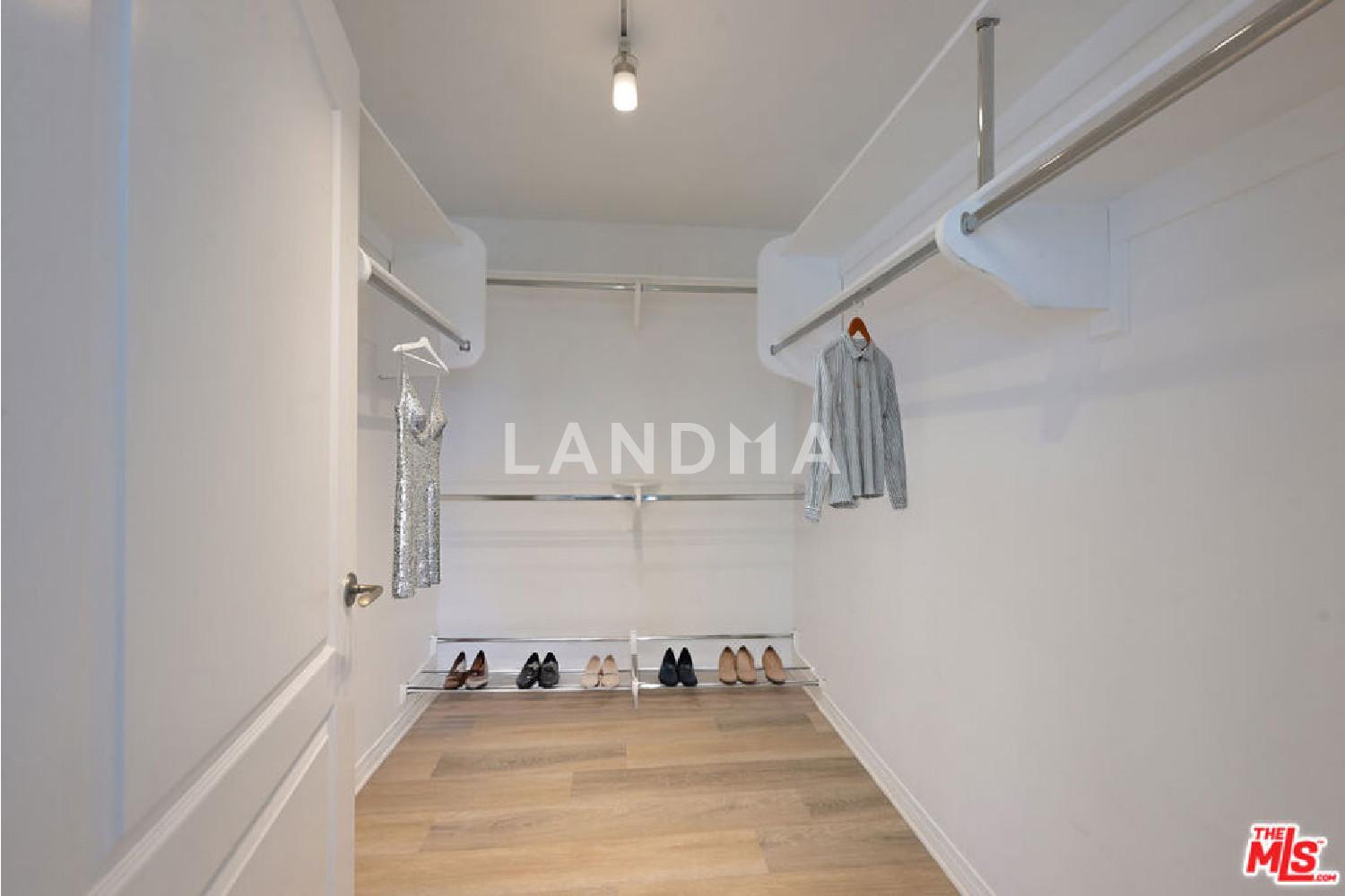 8555 Cashio Street #PH4 官网图片 35