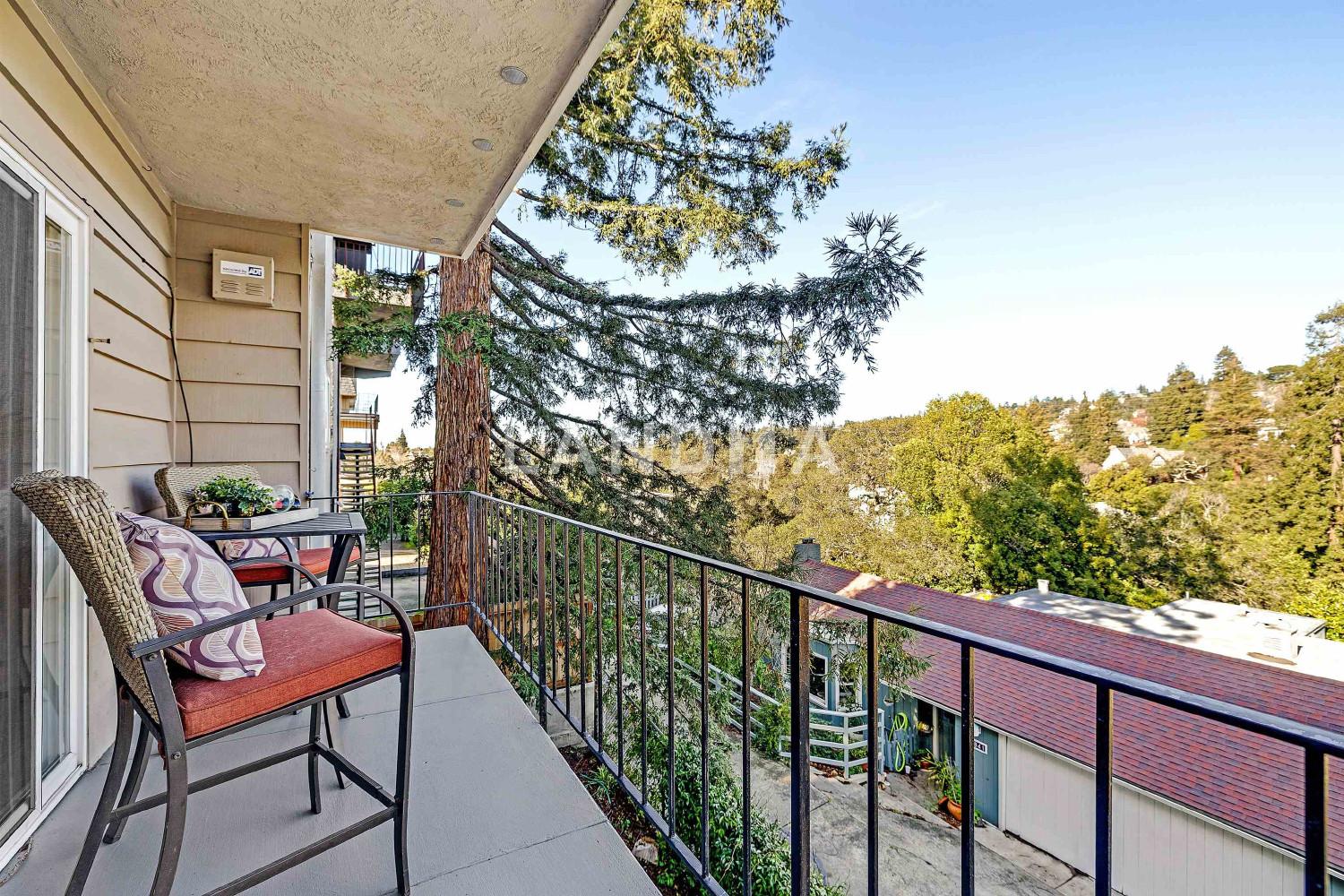 1120 Hollywood Ave #1