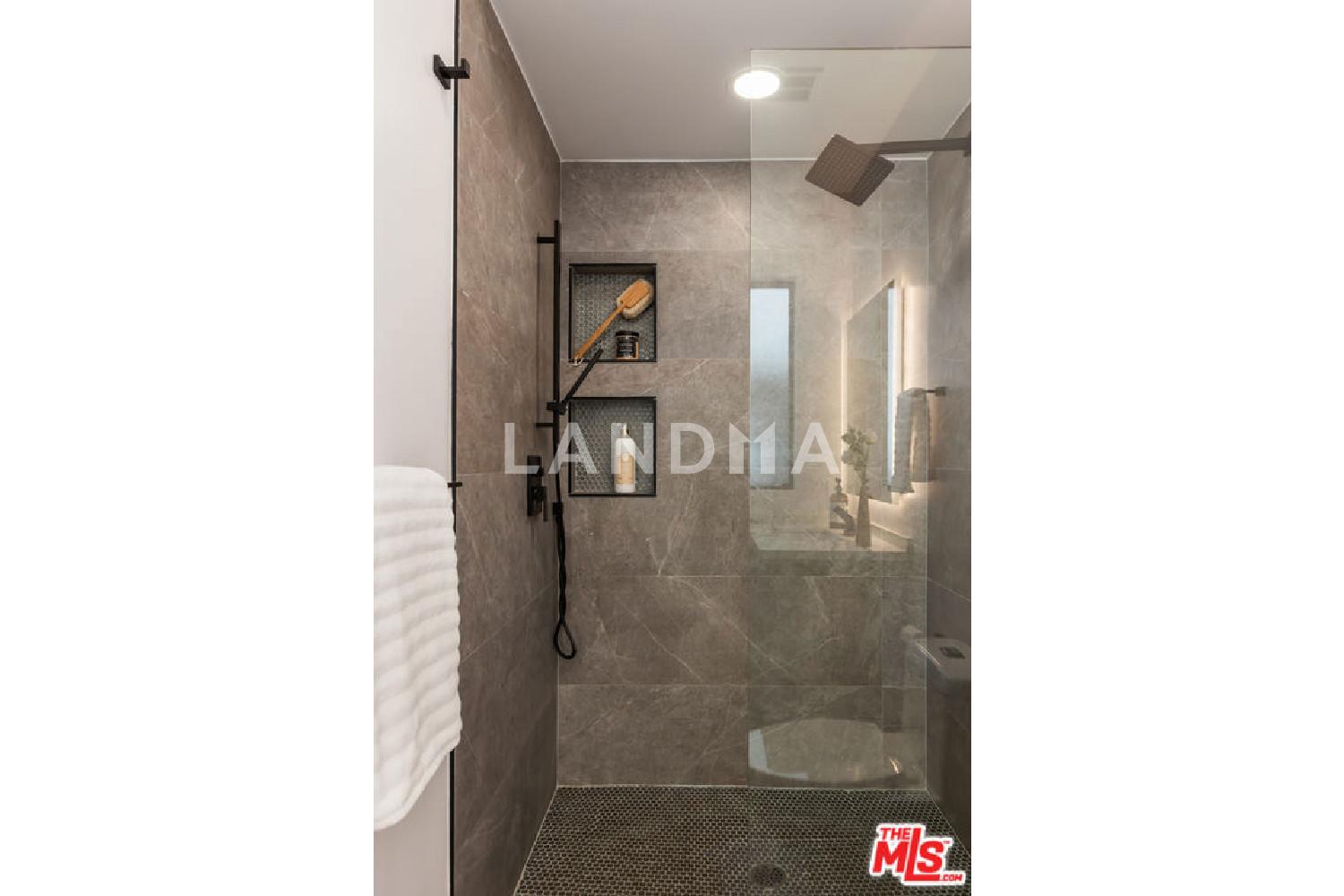 1210 N Kings Road #101 官网图片 27