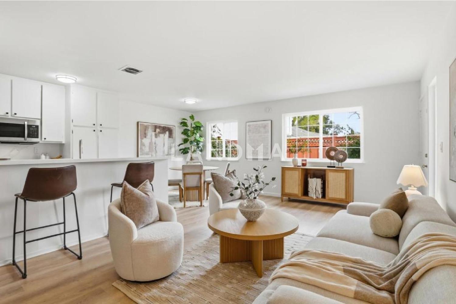 5727 Playa Del Rey #3