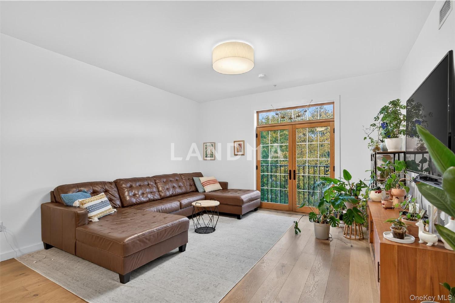 249 Main Street  Unit 305 官网图片 14