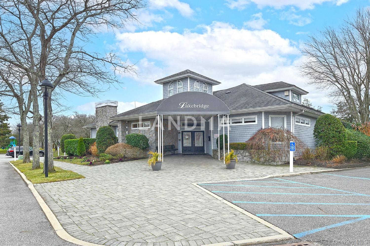 104 Lakebridge Drive N 官网图片 2