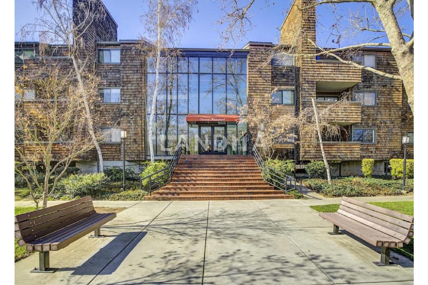 1104 La Terrace Circle