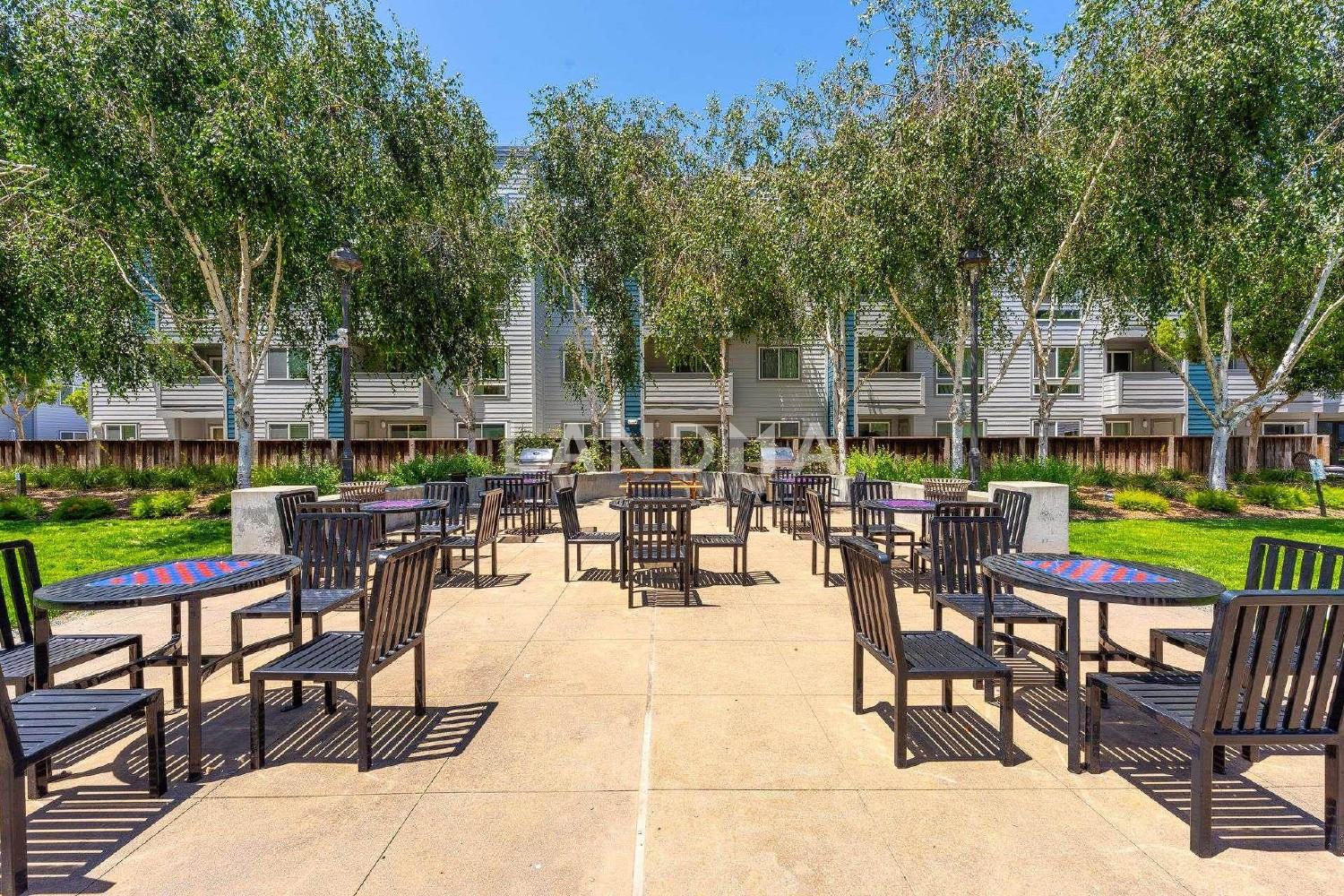 6400 Christie Ave #2215 官网图片 29