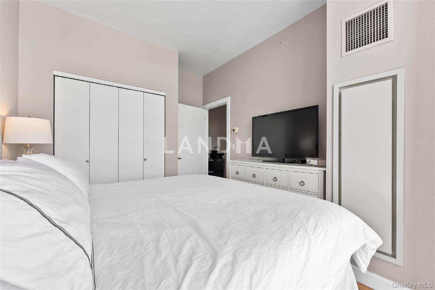 11-24 31st Avenue  Unit 12A 官网图片 17