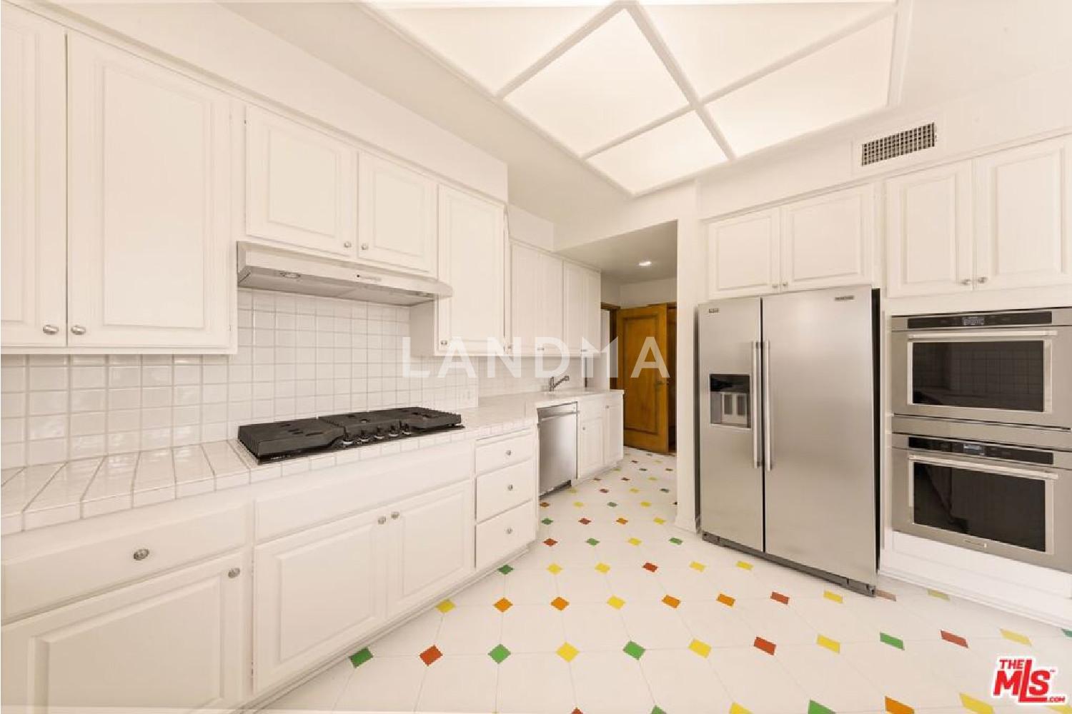 1220 Roxbury Drive #302 官网图片 8