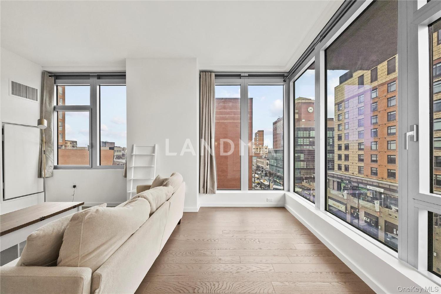 13327 39th Avenue  Unit 3H 官网图片 3