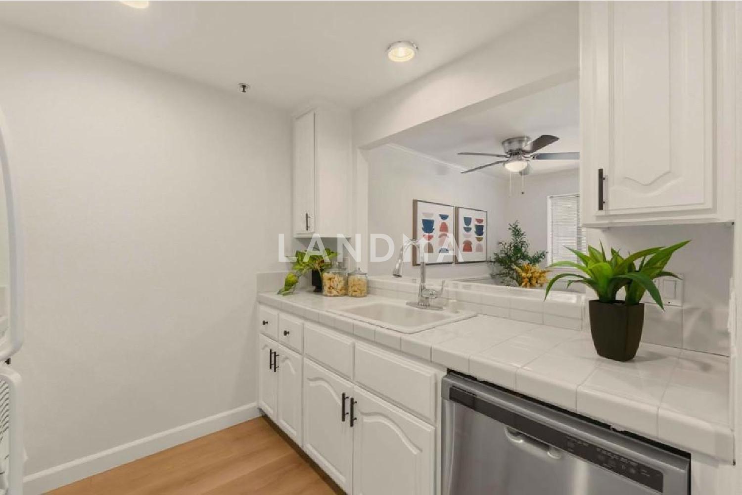 576 W Parr Avenue #3 官网图片 9