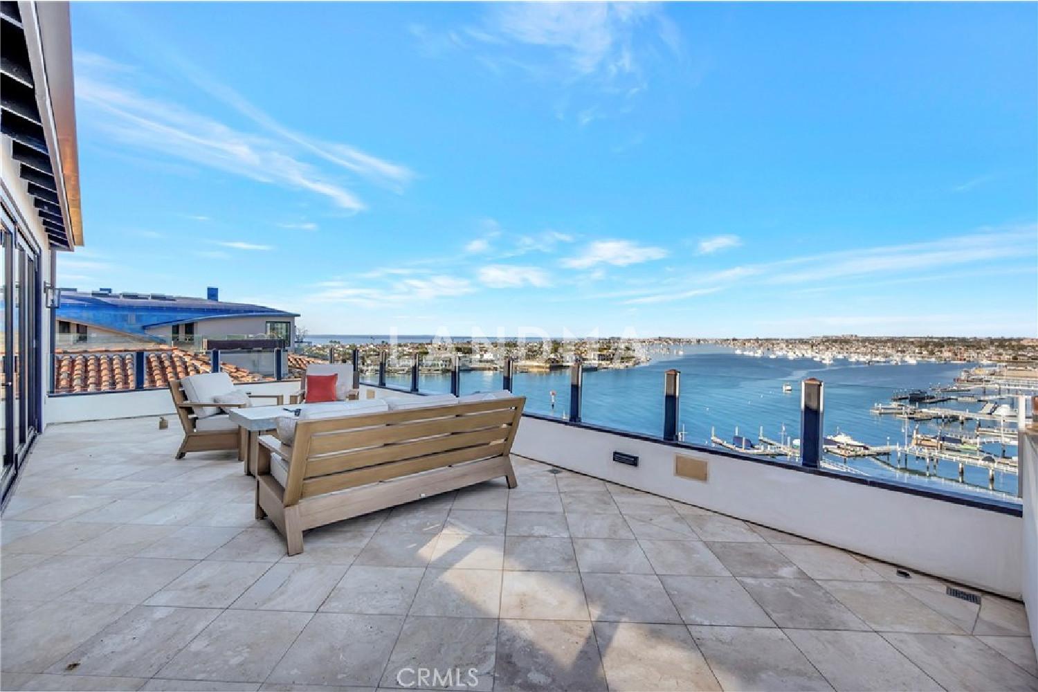 221 Carnation Avenue 官网图片 4