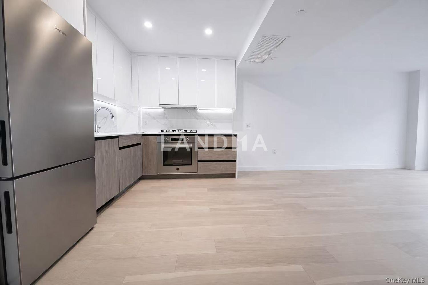 14449 Northern Boulevard  Unit 402 官网图片 12