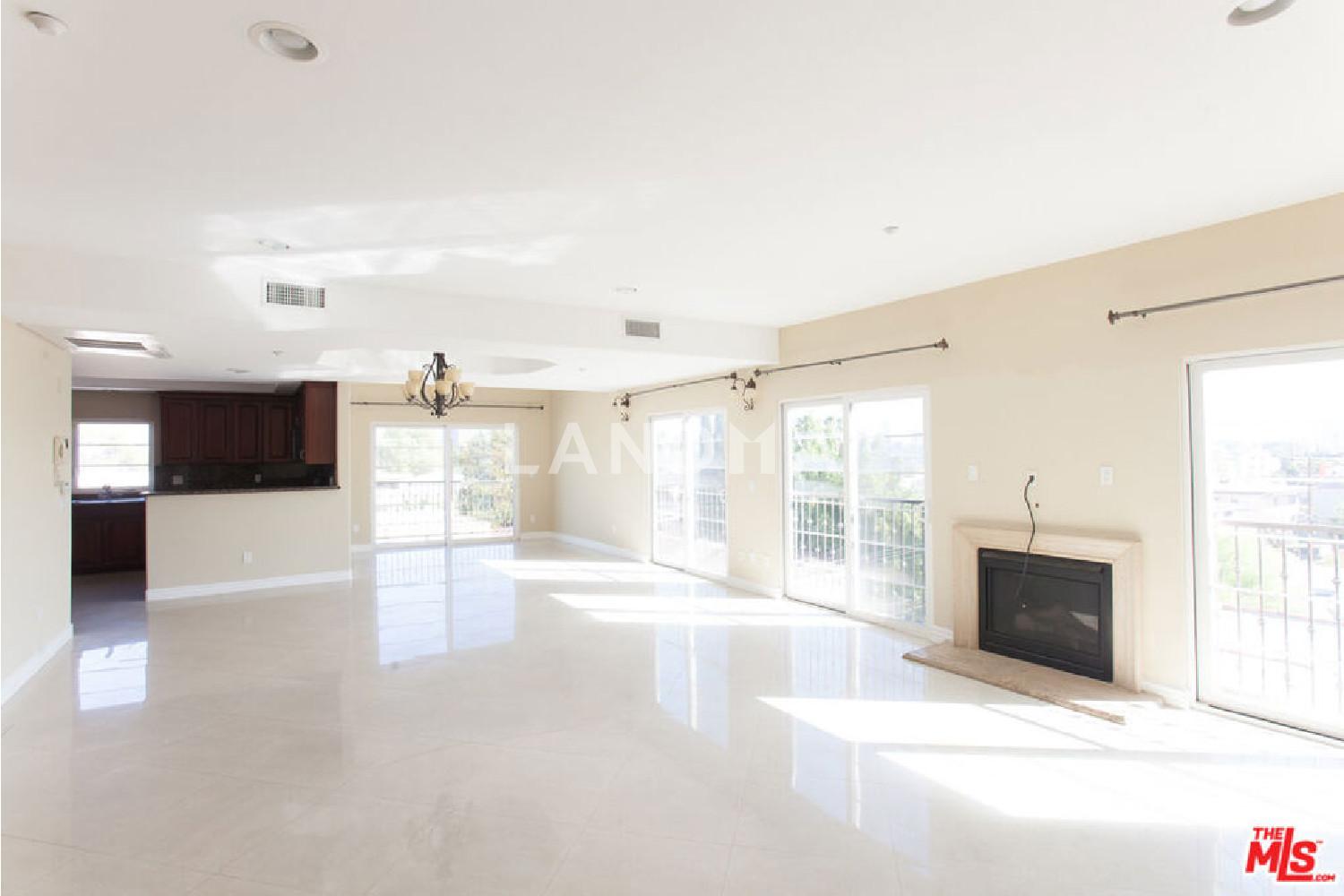 8555 Cashio Street #PH4 官网图片 2