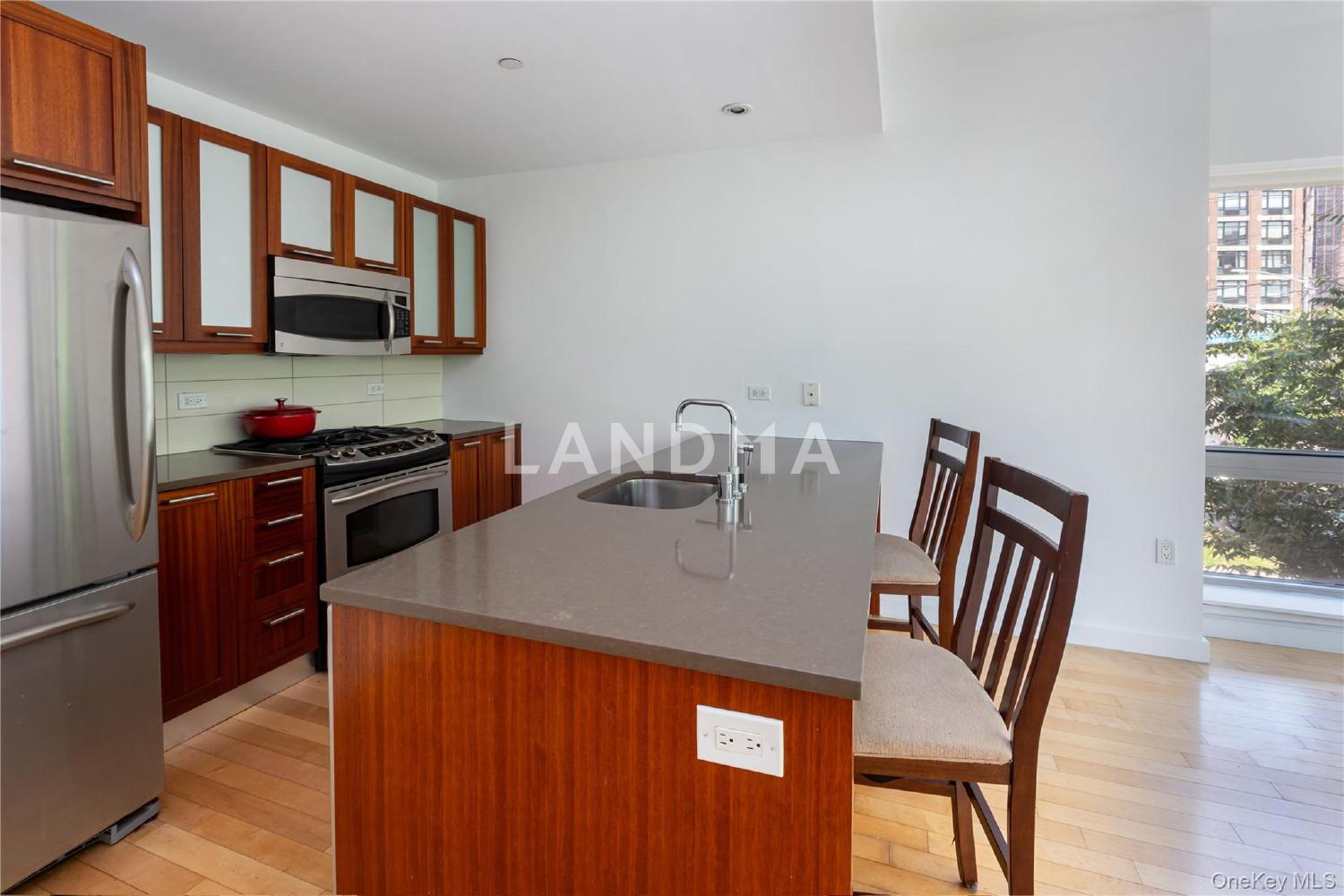 3585 Greystone Avenue  Unit 3D 官网图片 4