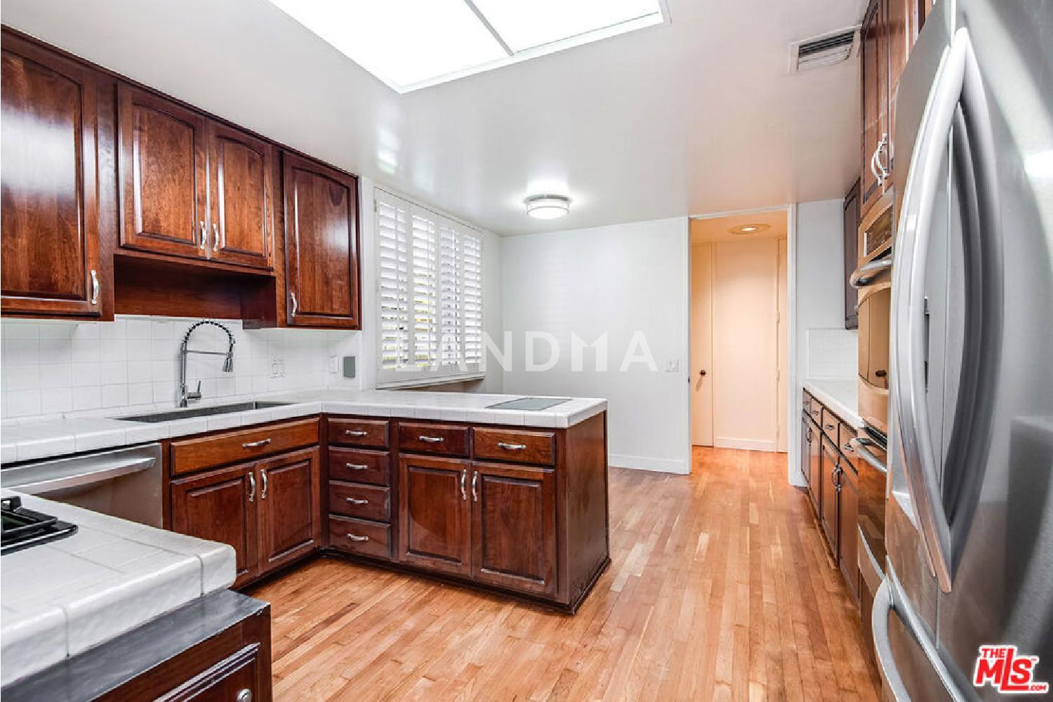 211 S Spalding Drive #107N 官网图片 8