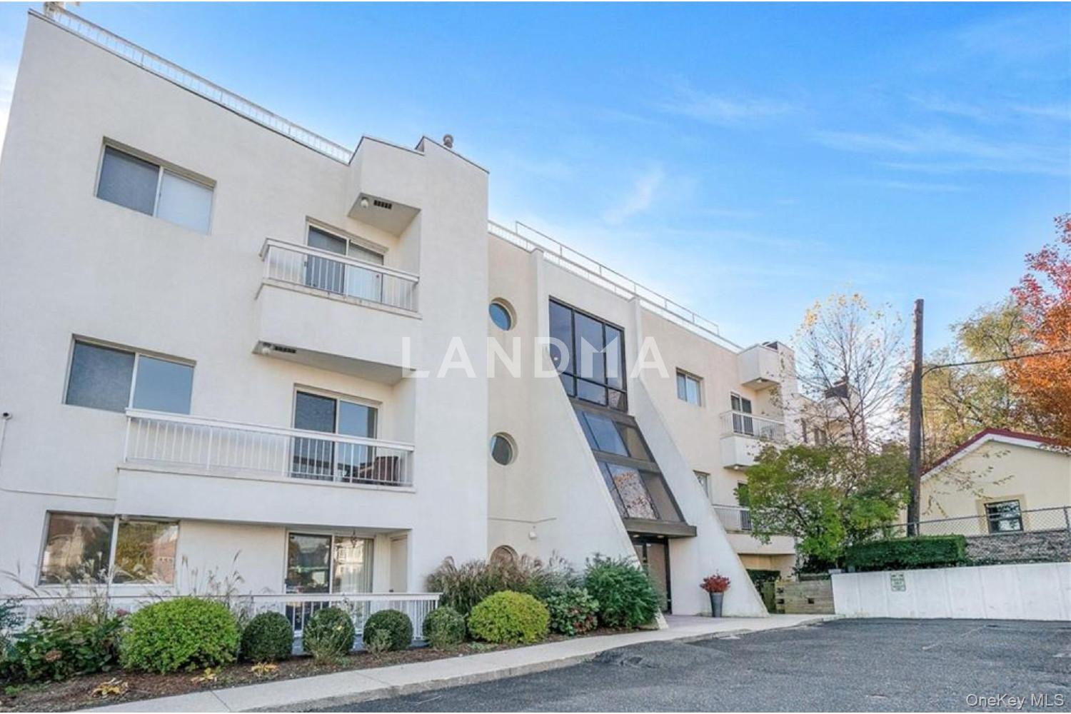 190 Schofield Street  Unit 2E