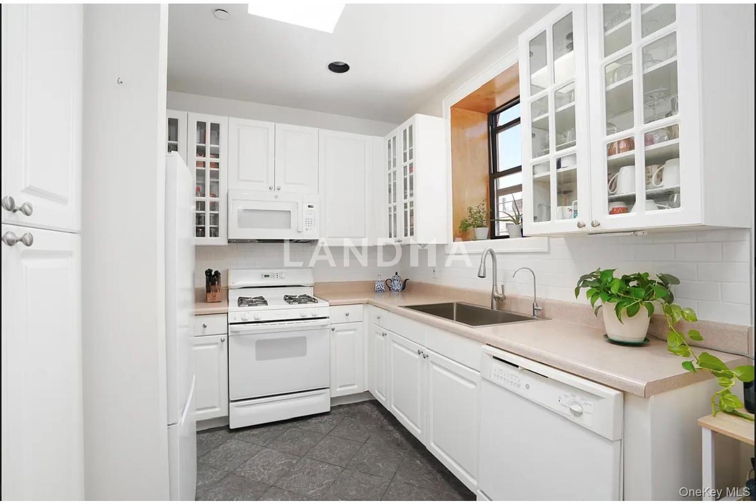 370 Saint Nicholas Avenue  Unit 5B 官网图片 6