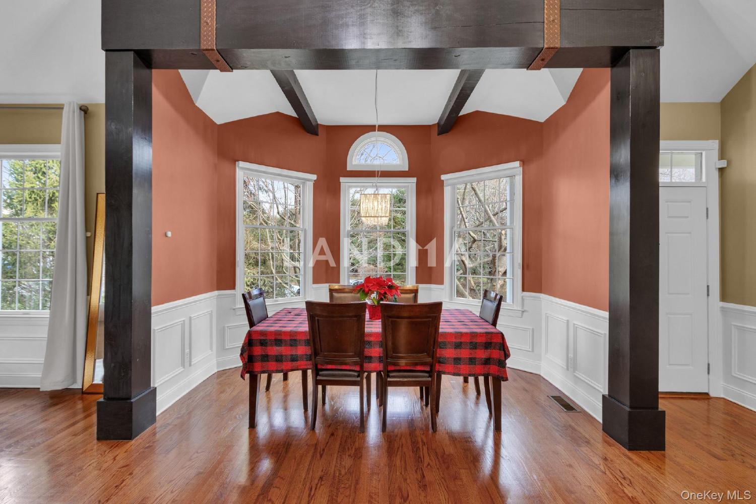 2 Bethpage Court 官网图片 8