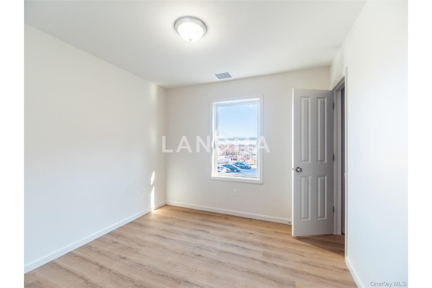 306 Regent Street  Unit B 官网图片 9