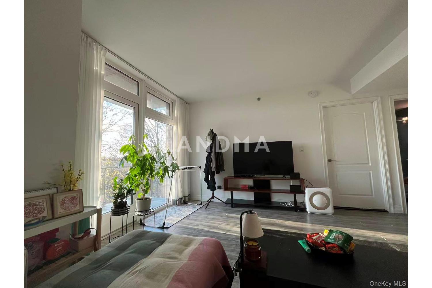 6518 Austin Street  Unit 4G 官网图片 2