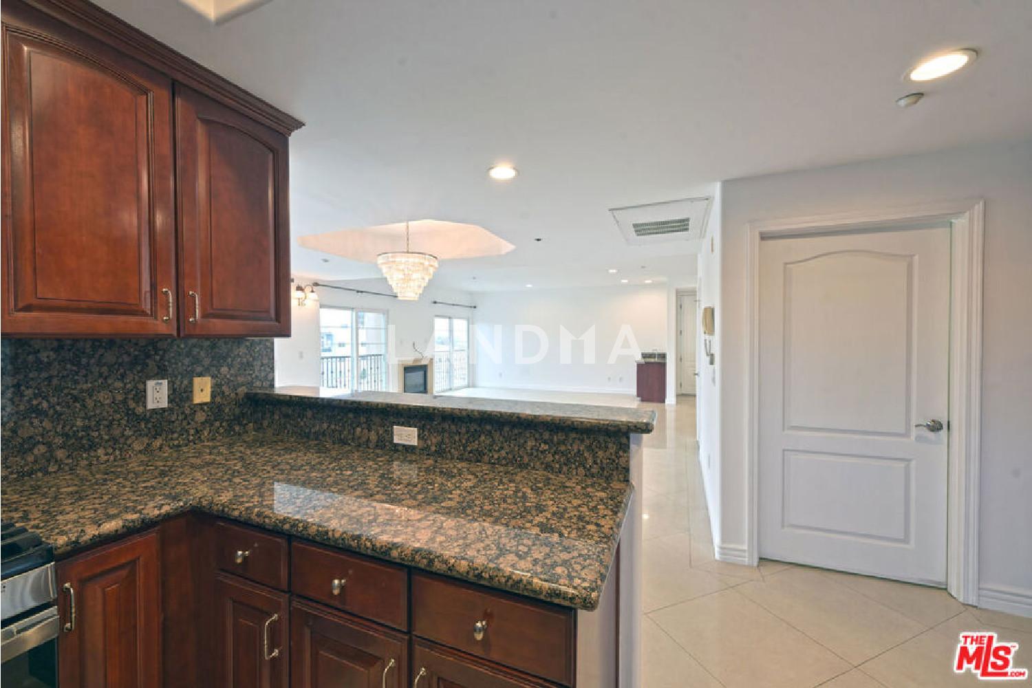 8555 Cashio Street #PH4 官网图片 29