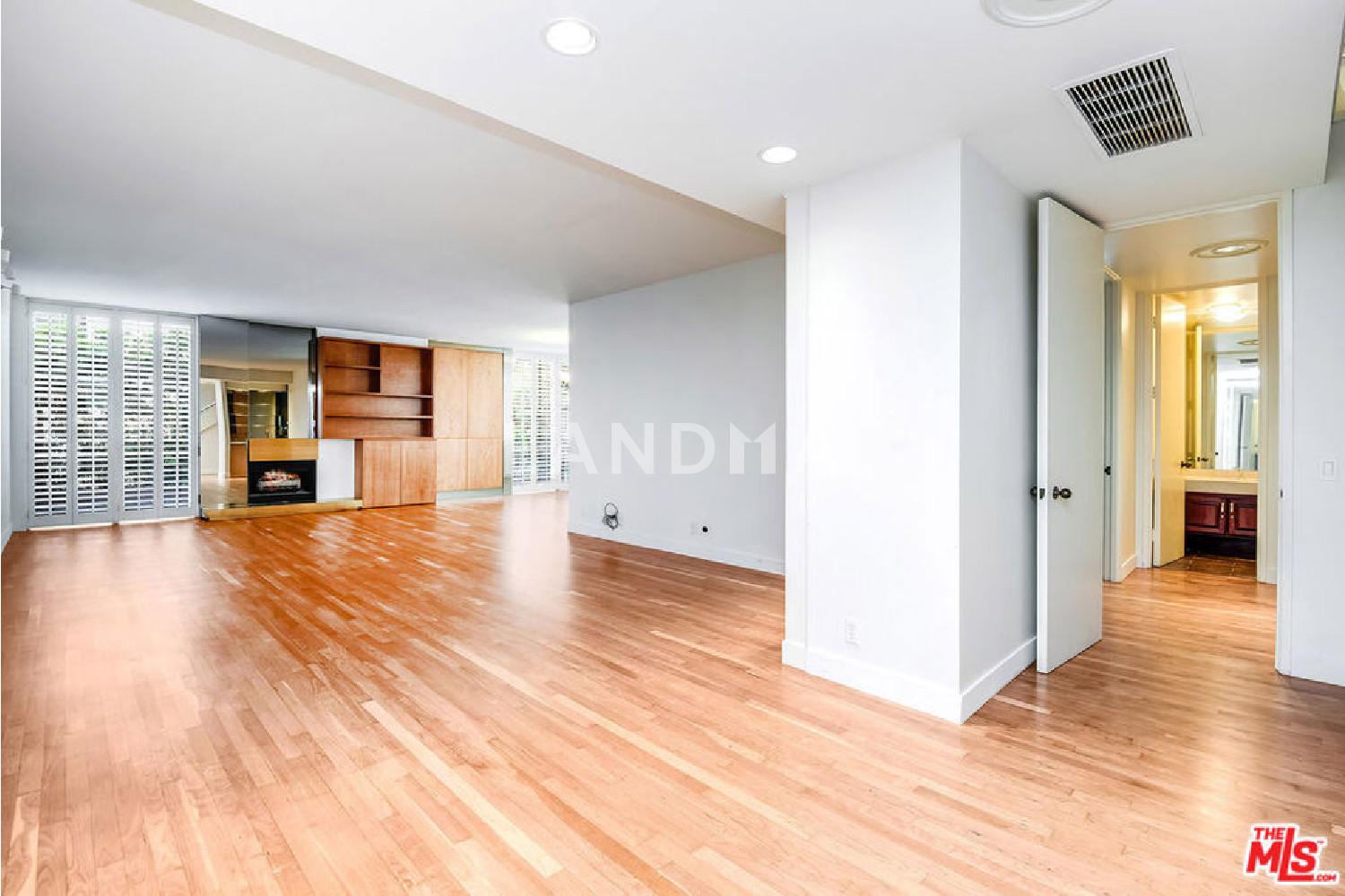 211 S Spalding Drive #107N