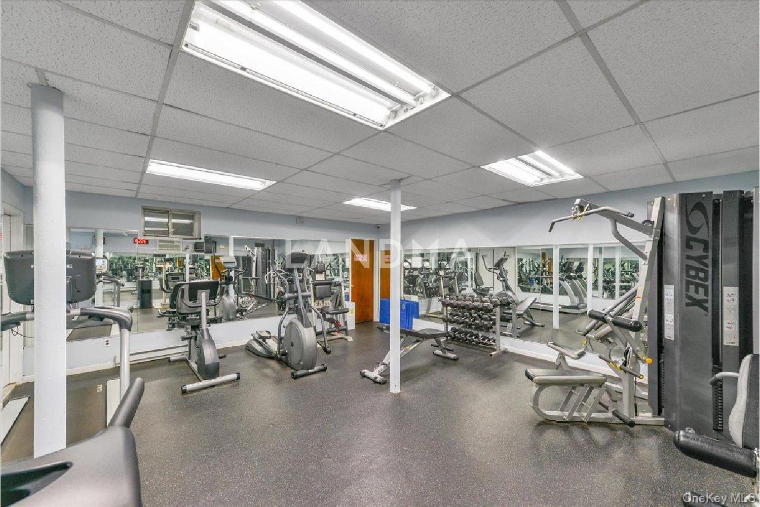 68-57 Cloverdale Boulevard  Unit 109 官网图片 16