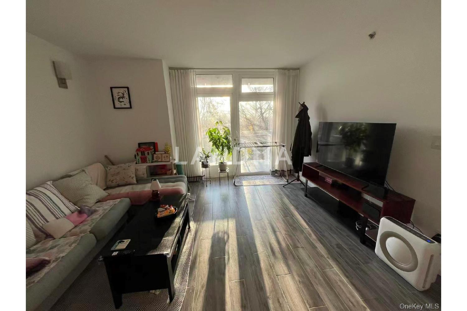 6518 Austin Street  Unit 4G 官网图片 3