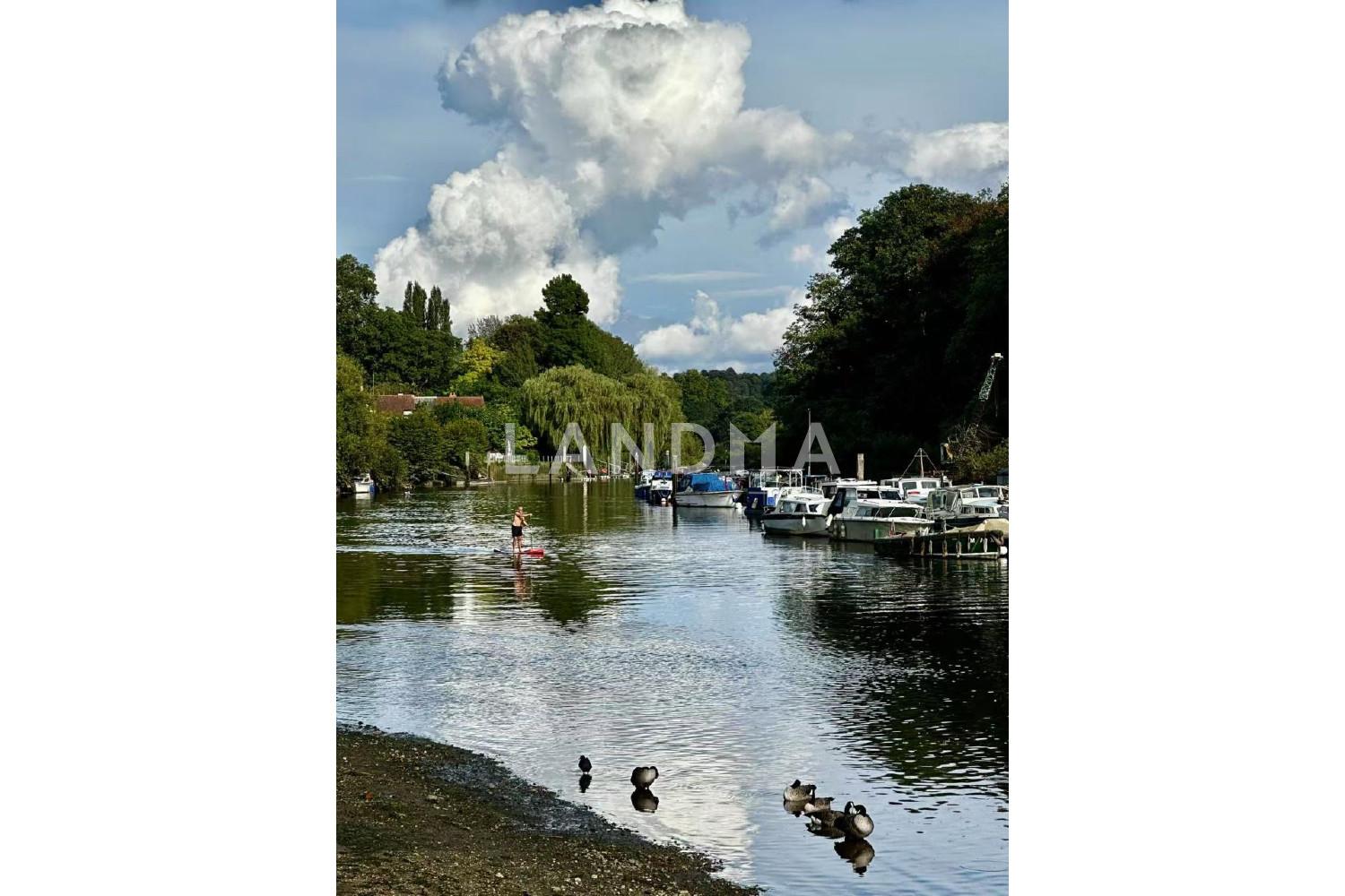 Twickenham Square 官网图片 2