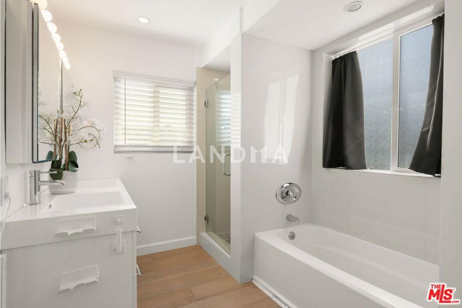 1525 N Hayworth Avenue #302 官网图片 27