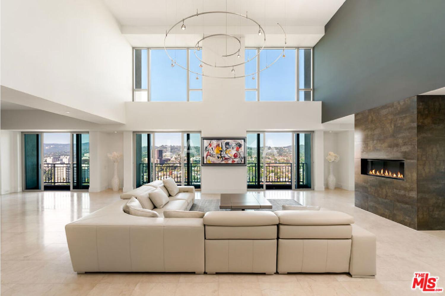 10727 Wilshire Boulevard #PH2