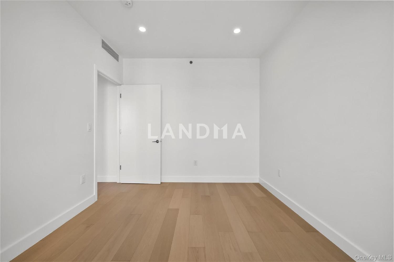 150-02 Northern Boulevard  Unit 3C 官网图片 8