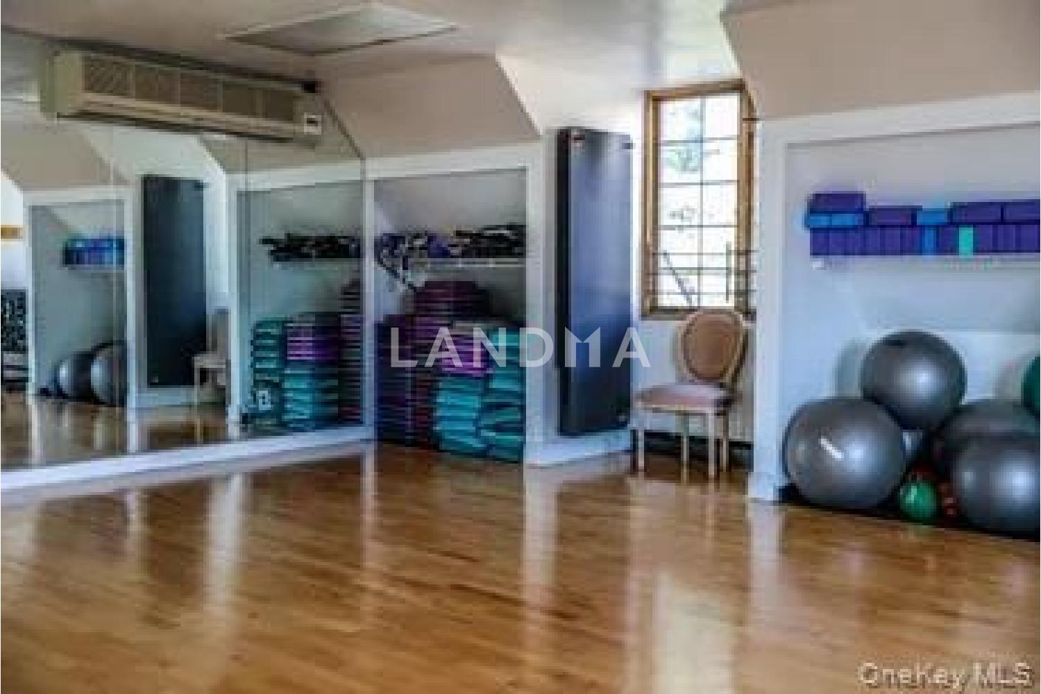 12-32 Diane Place  Unit 204 L 官网图片 17
