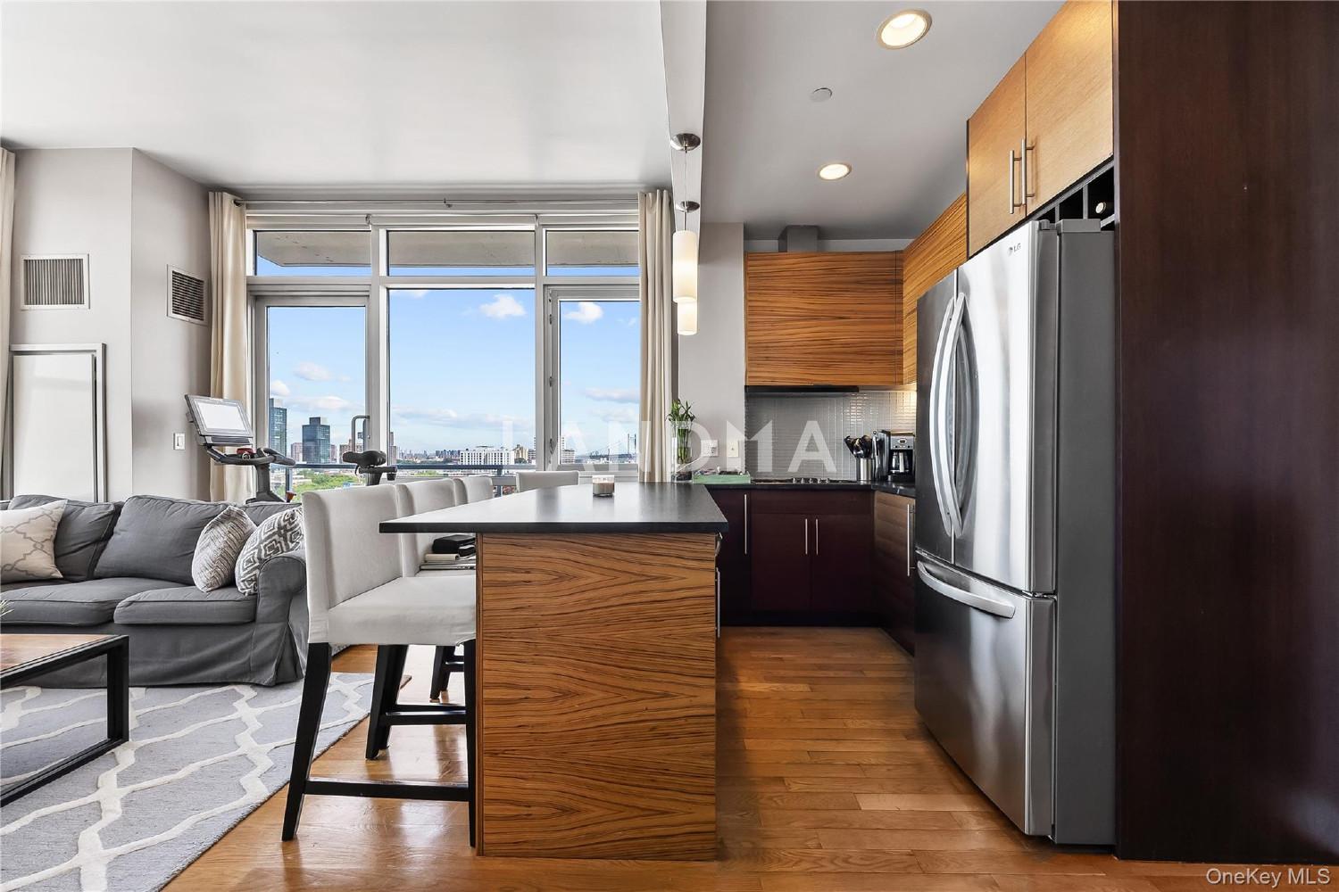 11-24 31st Avenue  Unit 12A 官网图片 11