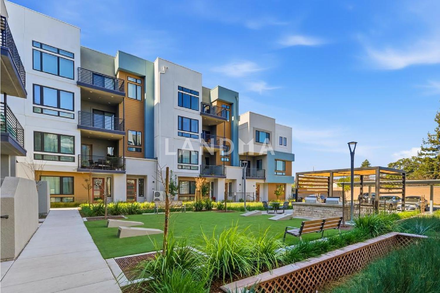 3045 El Camino Real #102