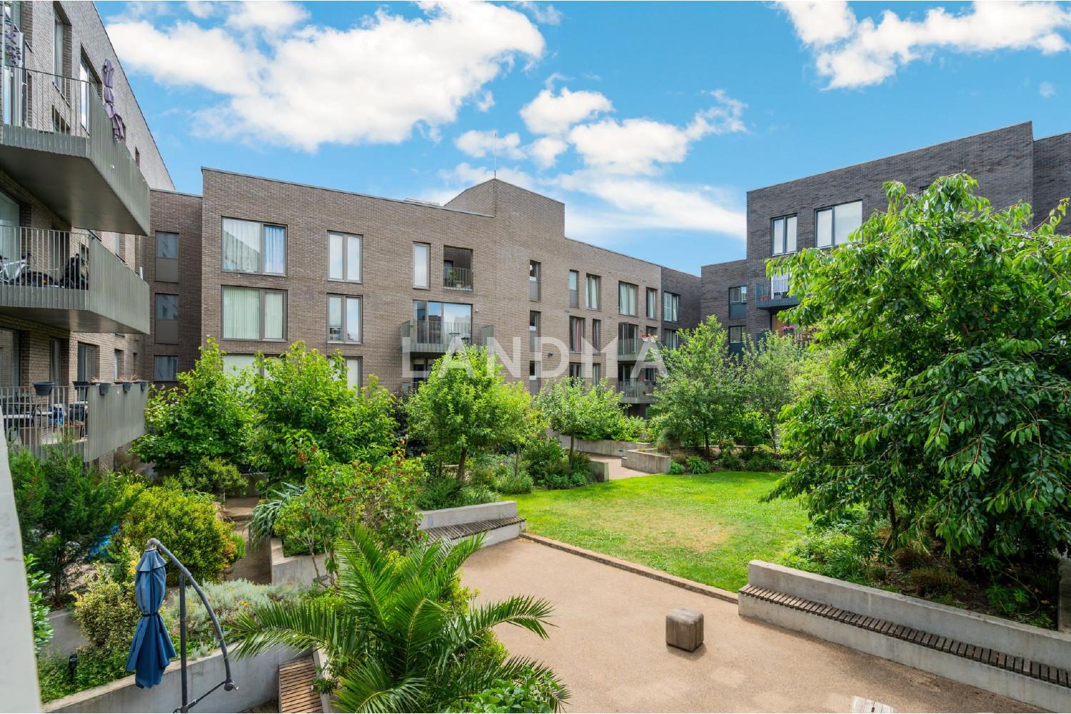 Bowline Court