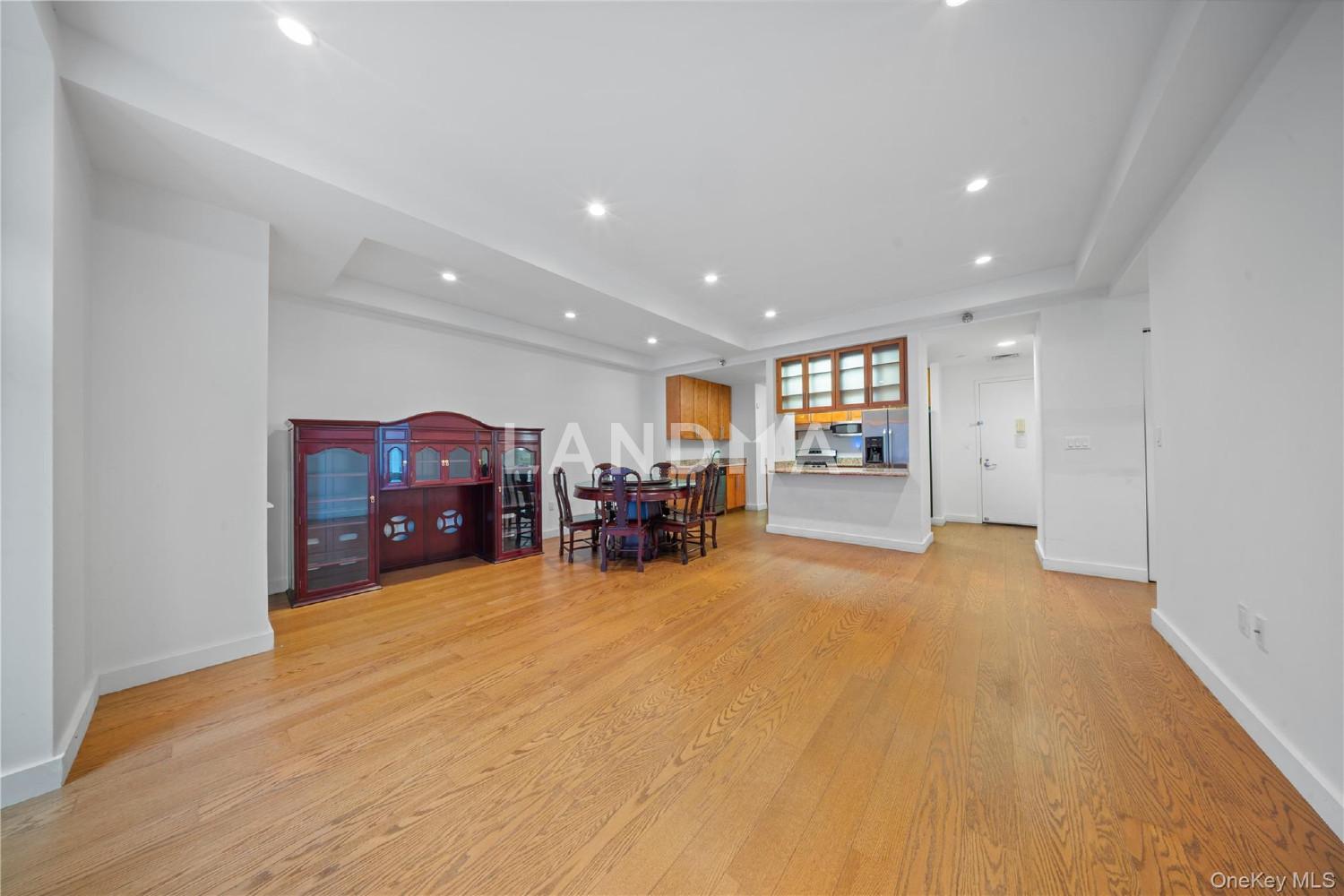 40-22 College point Boulevard  Unit 6H 官网图片 2
